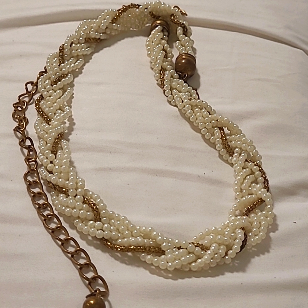 White and gold belt